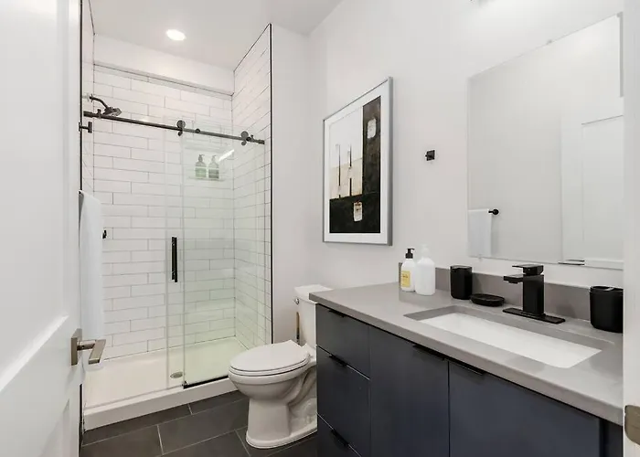 Designer 1-bed Haven Near Downtown! Pets Welcome! Columbus