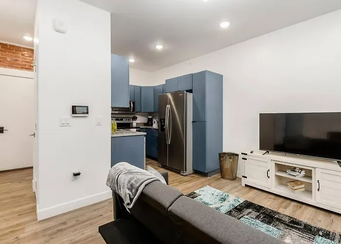 Designer 1-bed Haven Near Downtown! Pets Welcome! Columbus