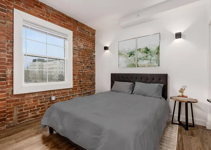 Apartment Designer 1-bed Haven Near Downtown! Pets Welcome! *